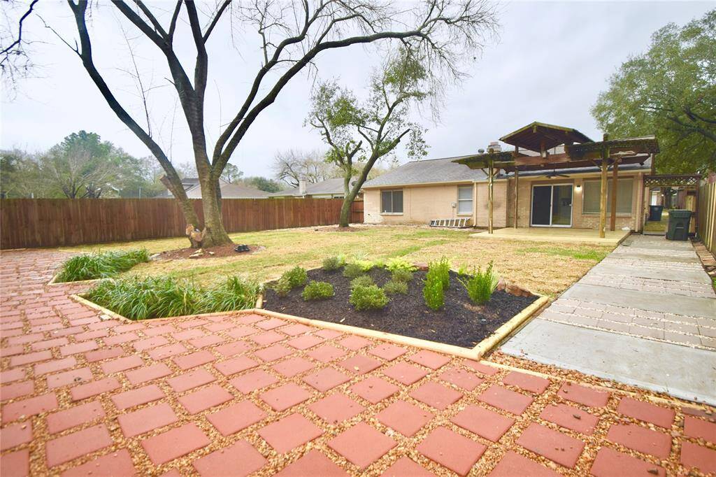 Beautiful spacious backyard