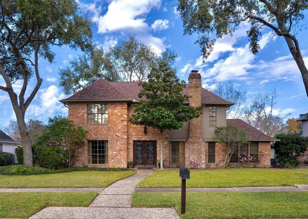 Welcome to 16323 Laurelfield Dr!