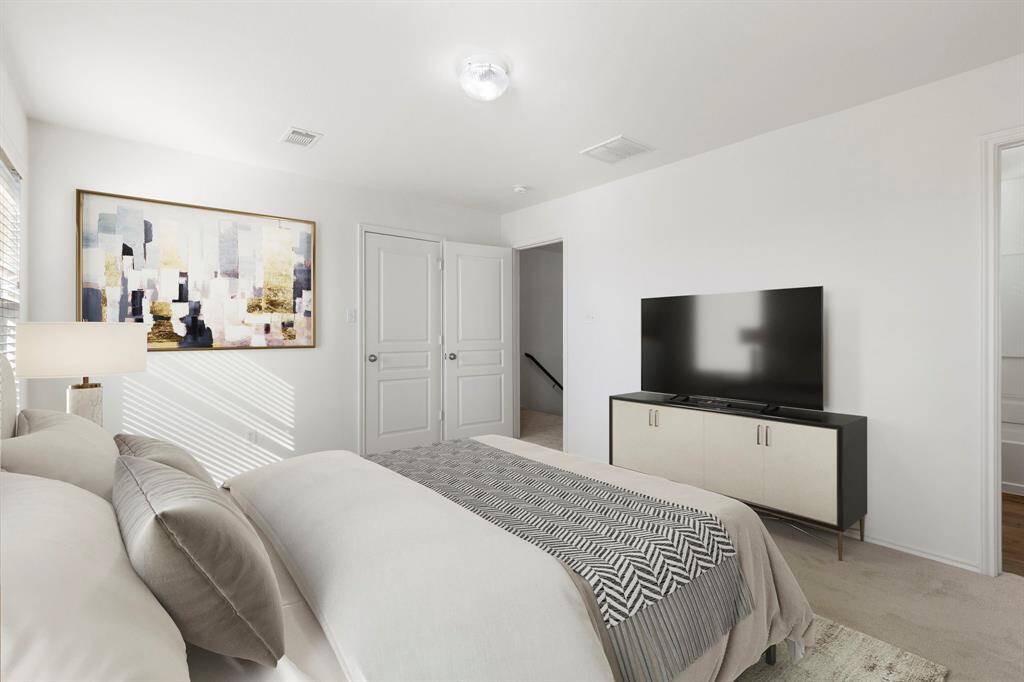 Primary bedroom (Virtually staged)