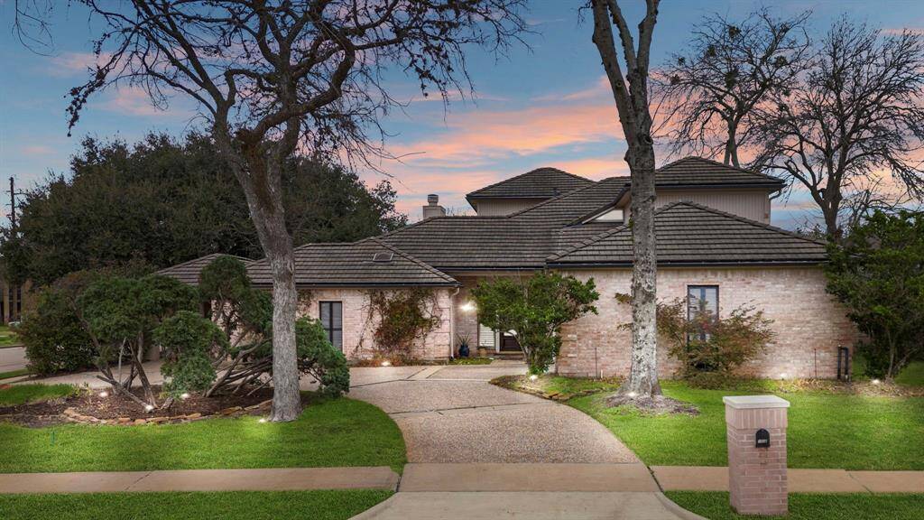 1806 Plantation Drive in Pecan Grove greets you with charm.
