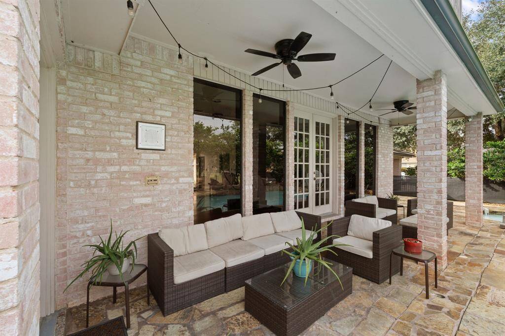 The expansive covered patio is great for outdoor entertaining.
