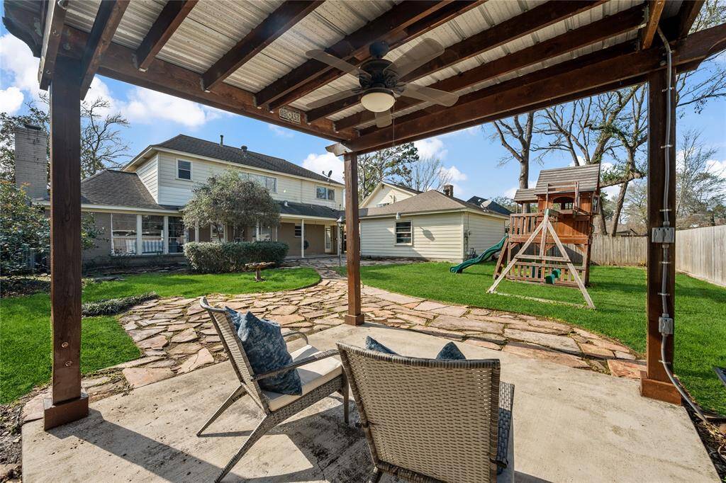 Covered patio to enjoy the yard!