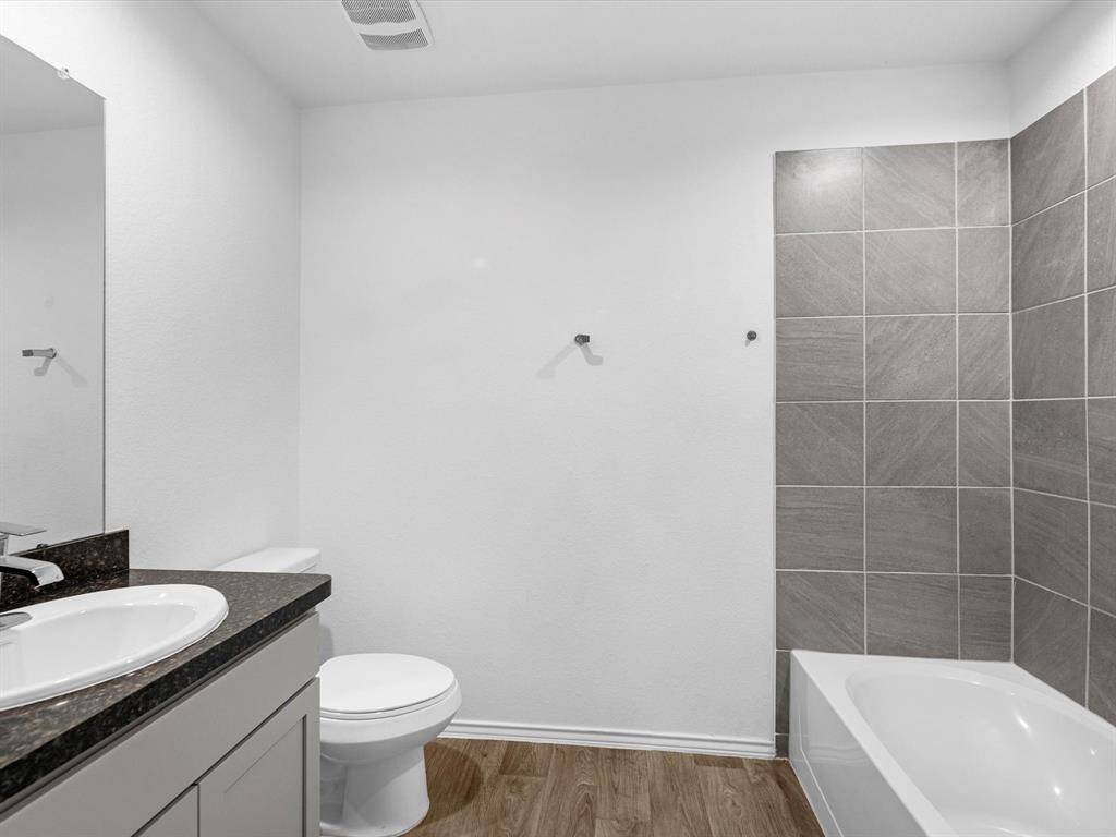 2nd Full Bath Upstairs