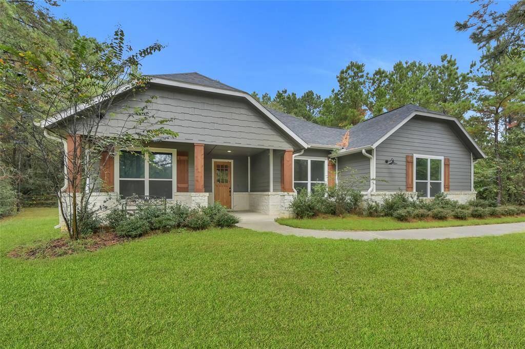 Discover your dream home at 29231 N Reids Prairie Rd. This spacious 2,379 sqft property features 4 bedrooms, 3 bathrooms, and a 2-car garage, offering comfort and style.