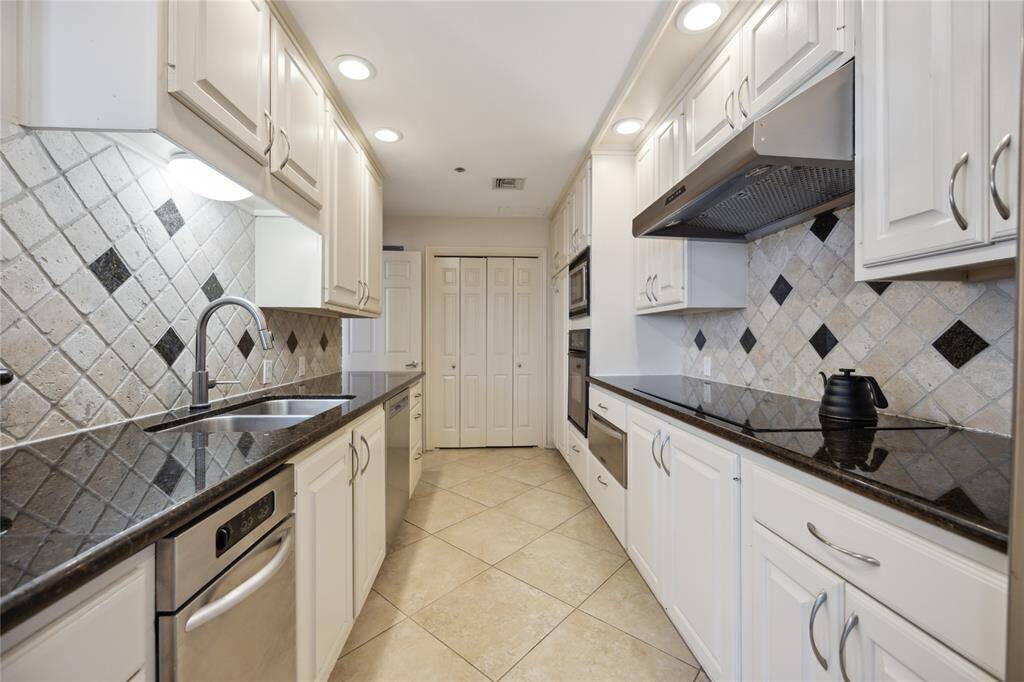 Floor to ceiling cabinets for all of your kitchen storage