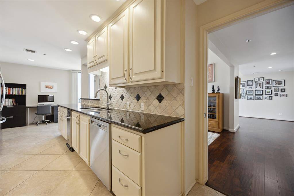 Two entry ways and large pass through window in kitchen mean that you are never far from your guests while entertaining