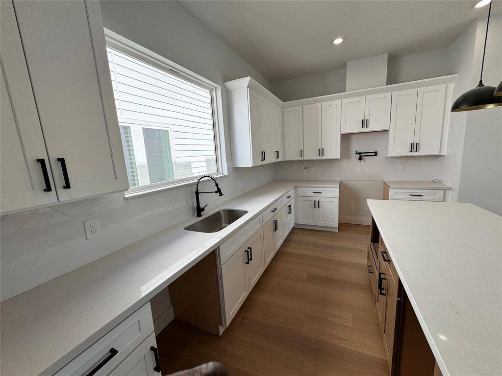 Kitchen comes preinstalled with a Potfiller