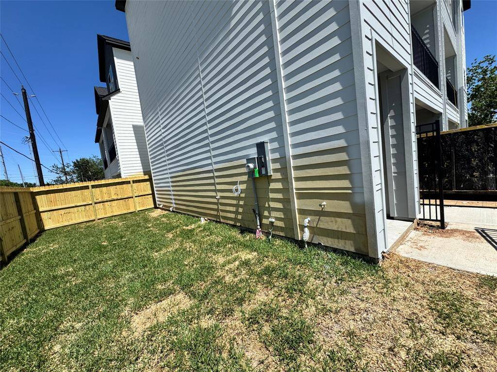 Outdoor Patio with Privacy Fence