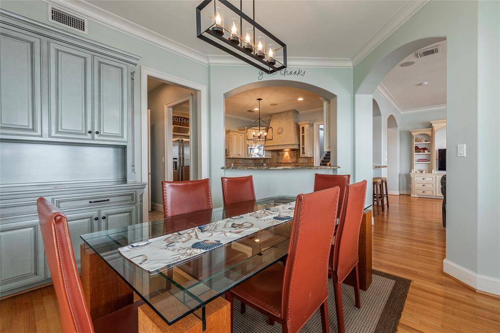 dining area with storage