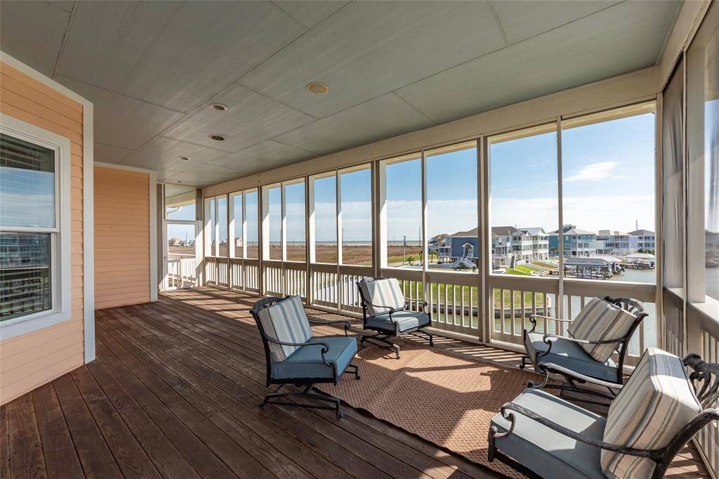 large screen porch on second floor to enjoy nice breezes