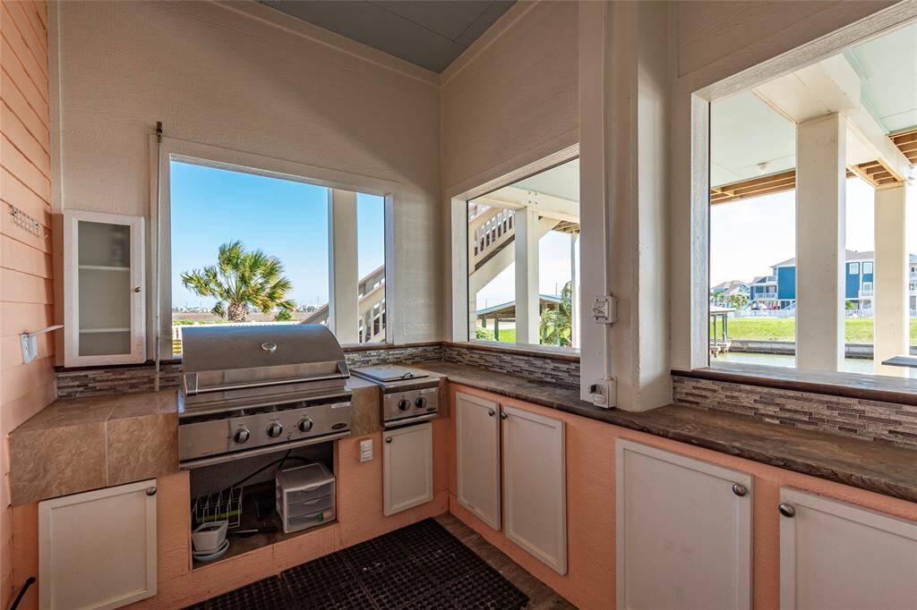 nice outdoor kitchen area