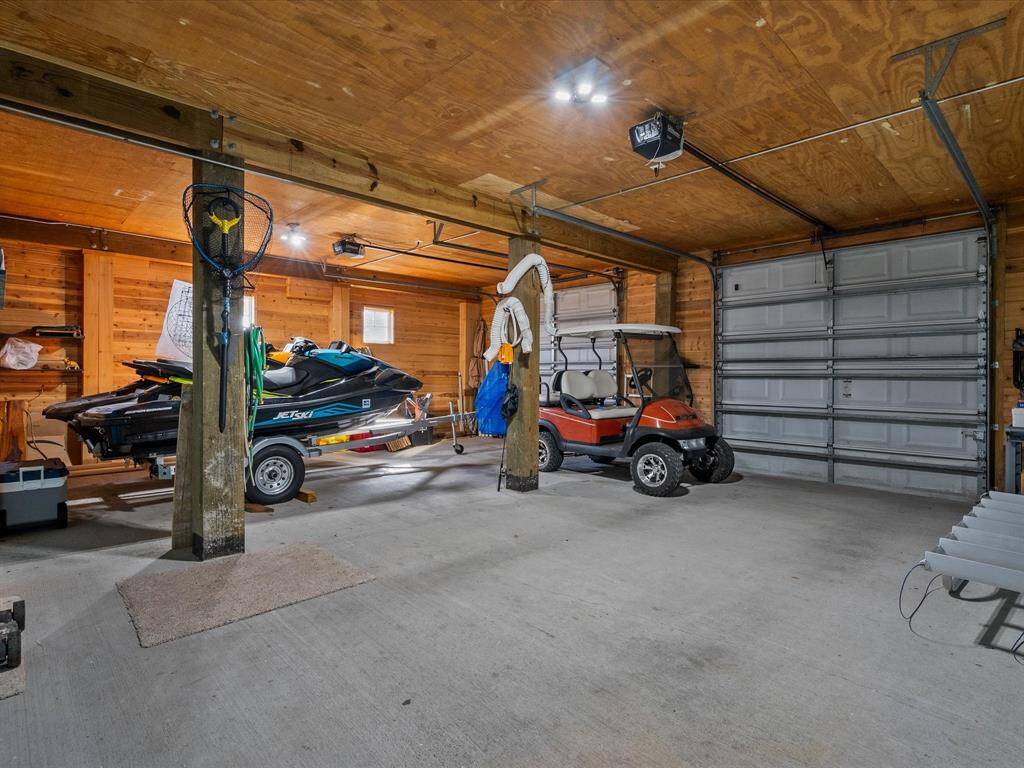 4 Car Garage w/ workshop