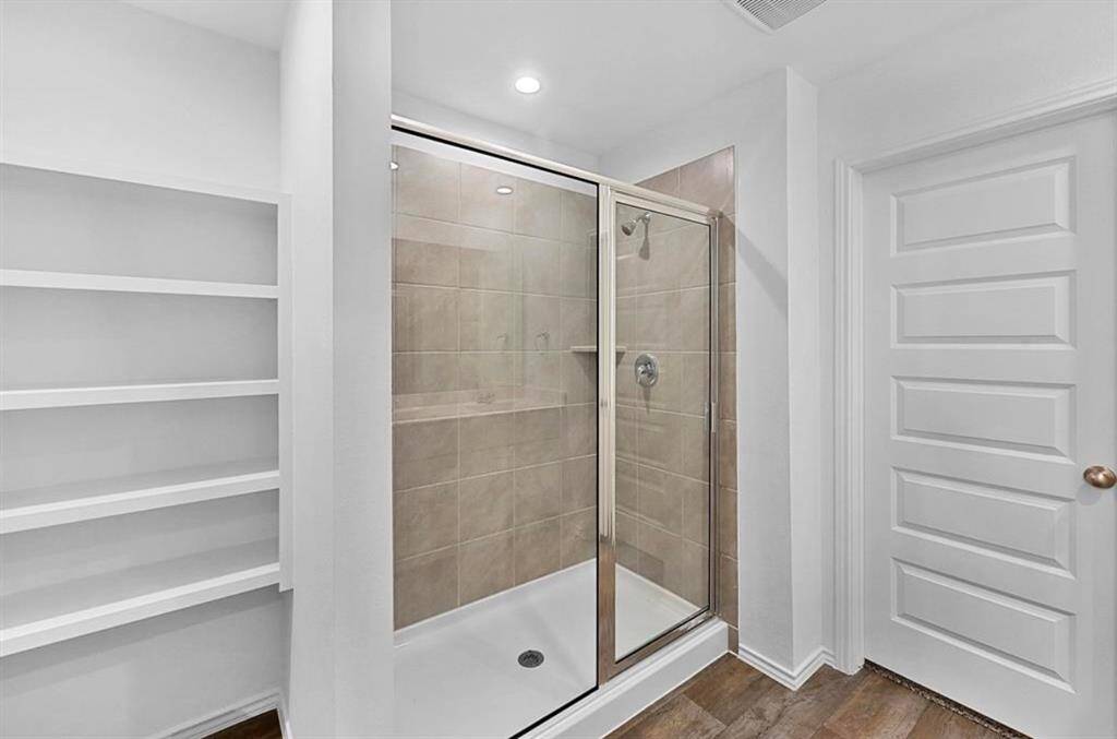 Master suit Bathroom