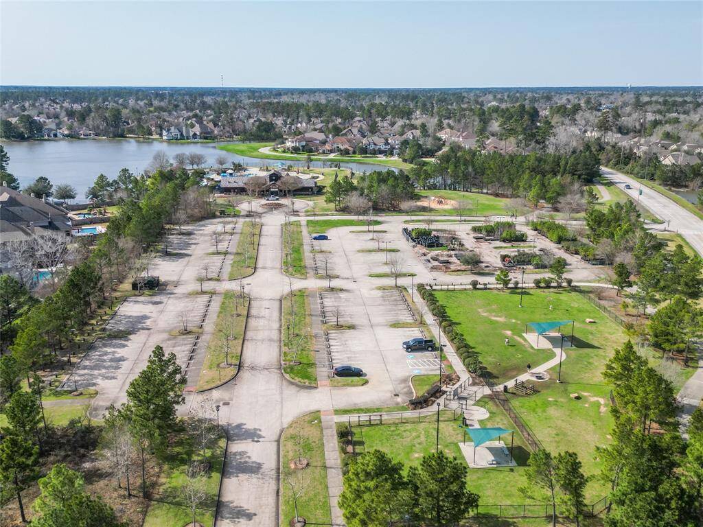 Several well-maintained recreational spaces, ideal for families seeking a tranquil and picturesque living environment.
