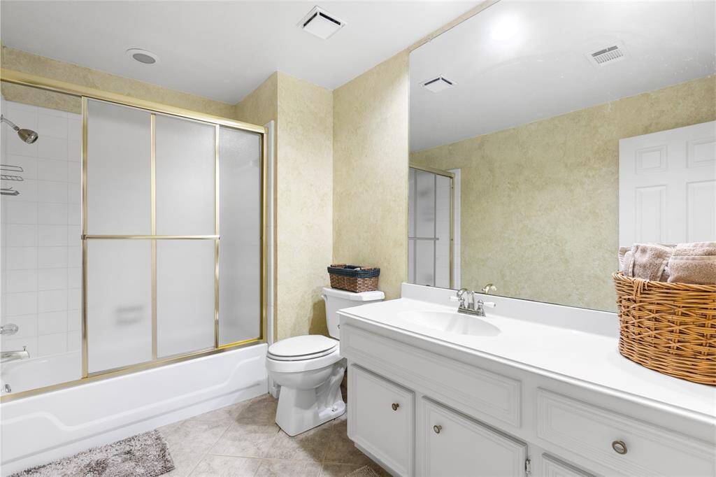 Guest Suite Bathroom