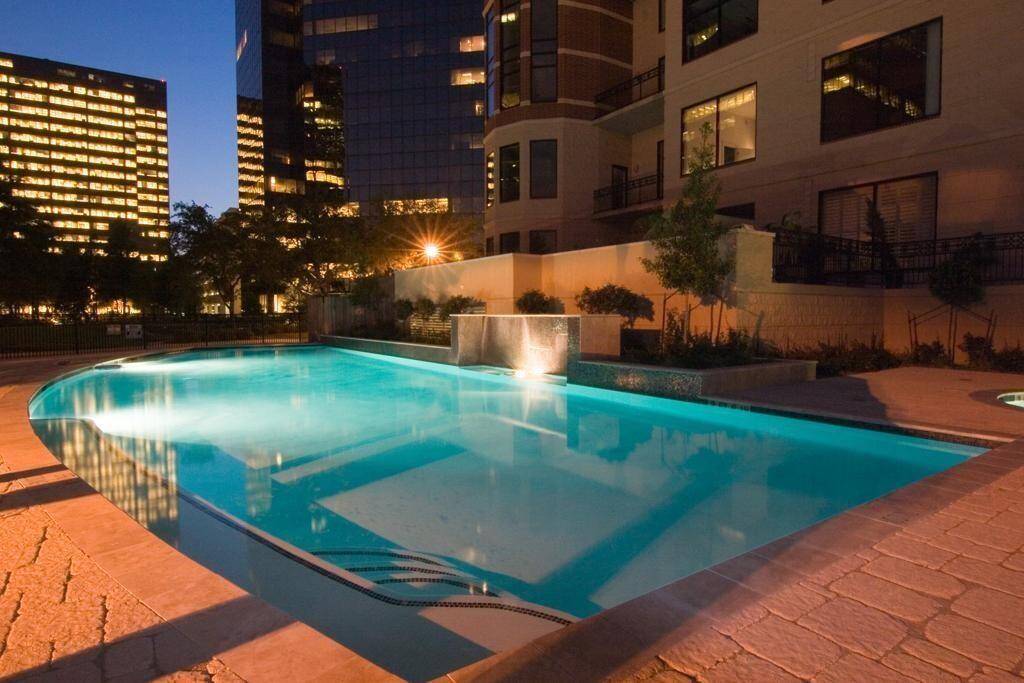 The resort-style pool! Swim morning, noon or night!!