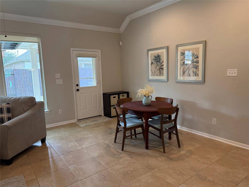 KITCHEN DINING