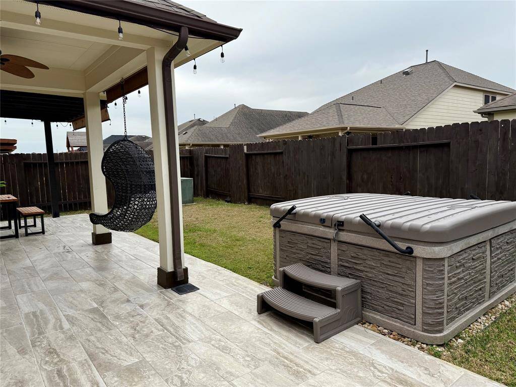OUTDOOR JACUZZI SPA
