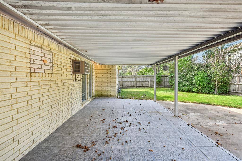 Super large back patio leading to a private backard!!