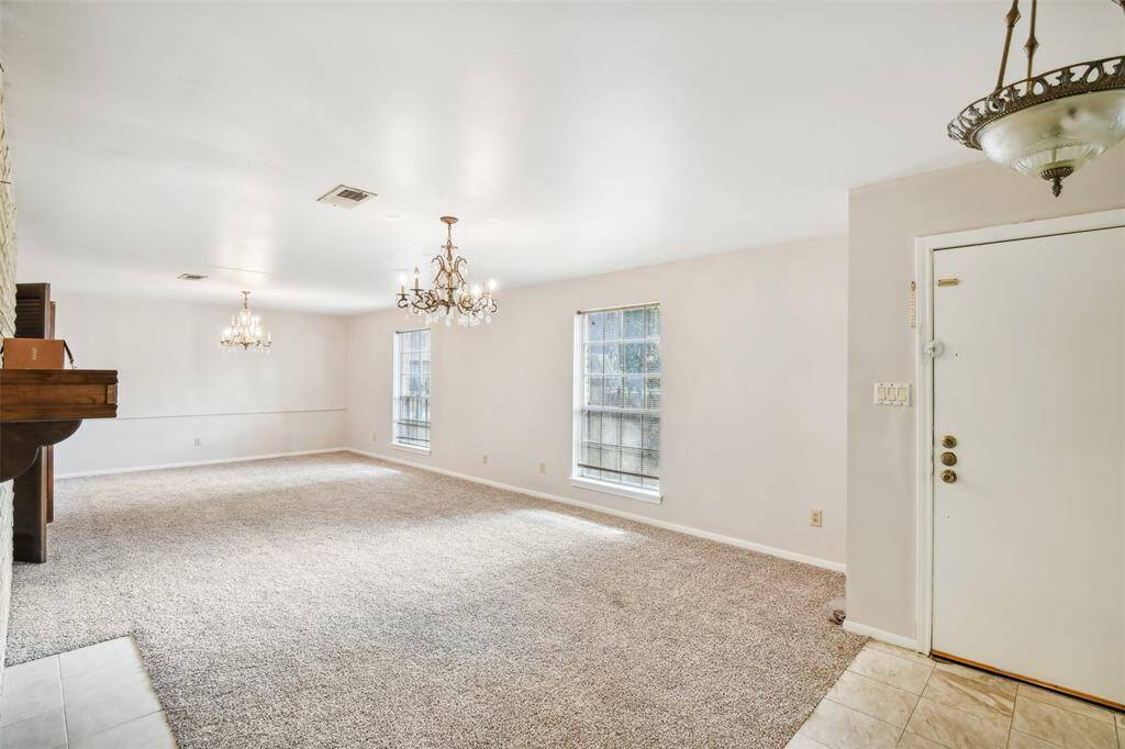 Entrance/Formal dining/Formal Living