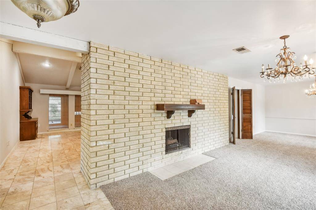 Gas fireplace