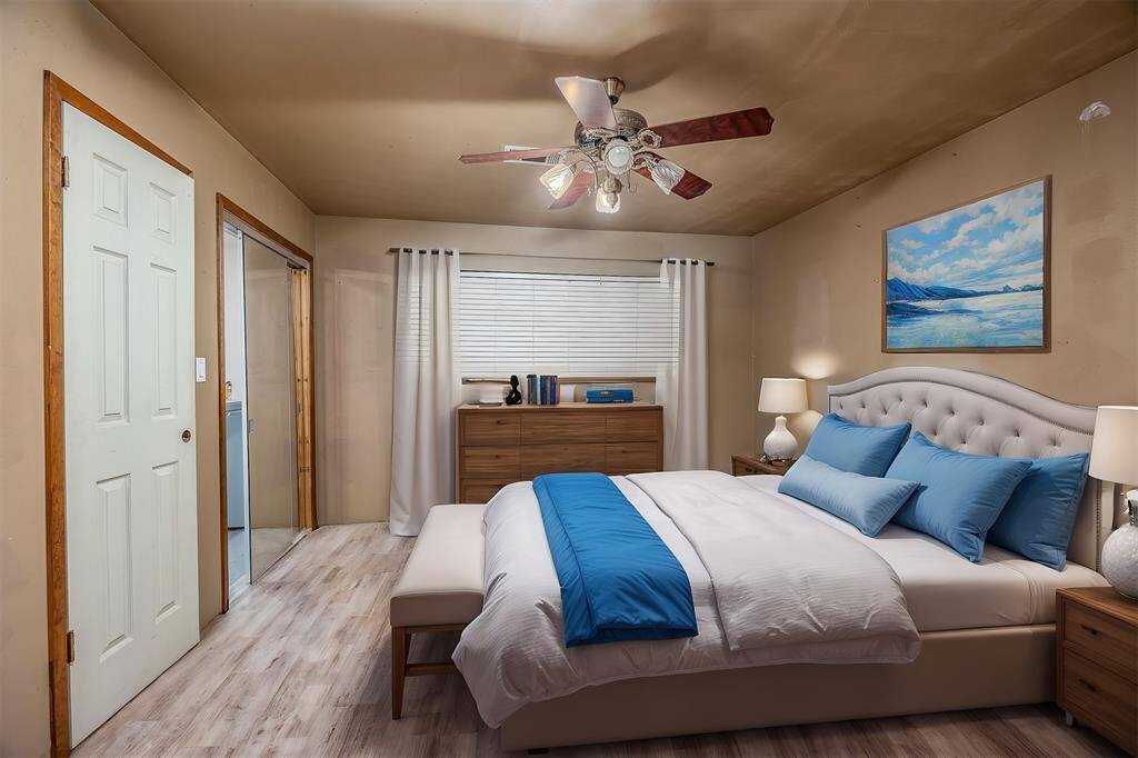 AI Staged Primary Room