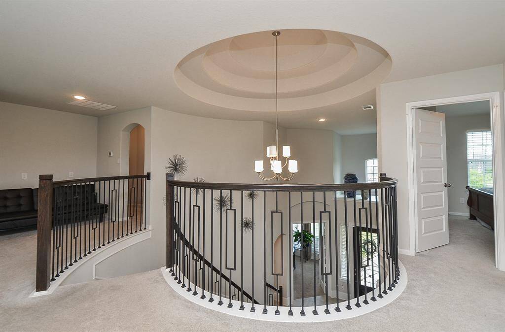 Easily accessed curved paths greet us at the 2nd floor landing.