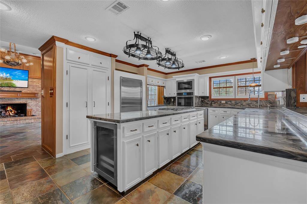 *Electrolux microwave and double oven.