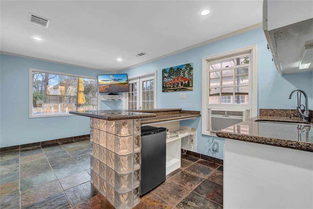 *Cabana has central air and approx. 150 SQ. FT.