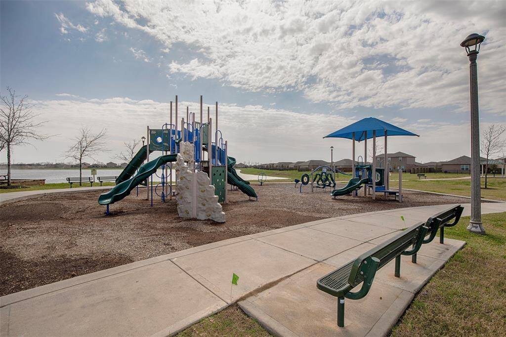 The park is a great place for kids to play.  There is also a walking trail and a marvelous view of the lake.