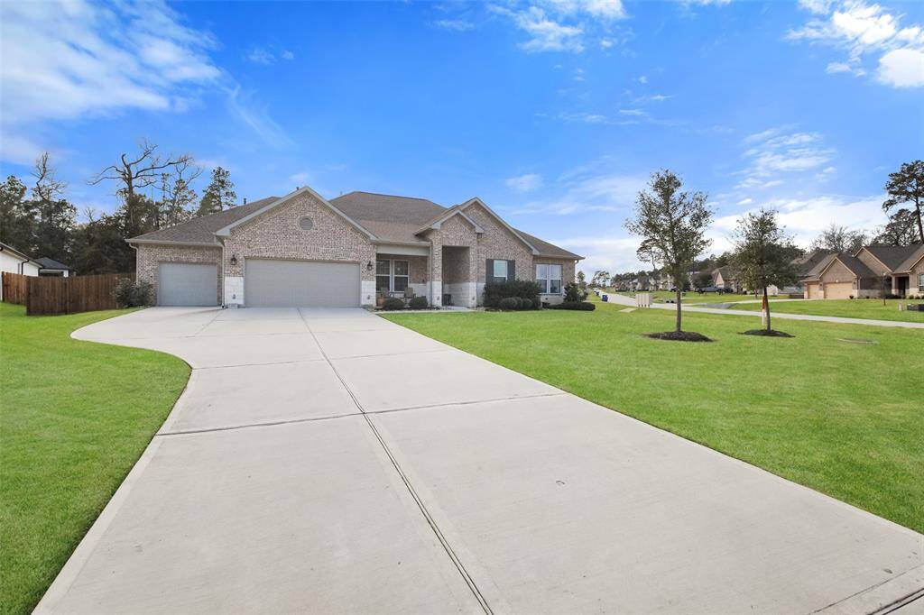 Rare Find! One story on a huge lot w 3 car garage.