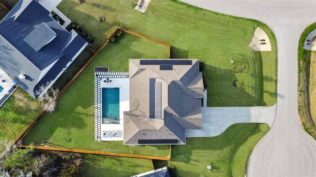Look at this space and privacy.