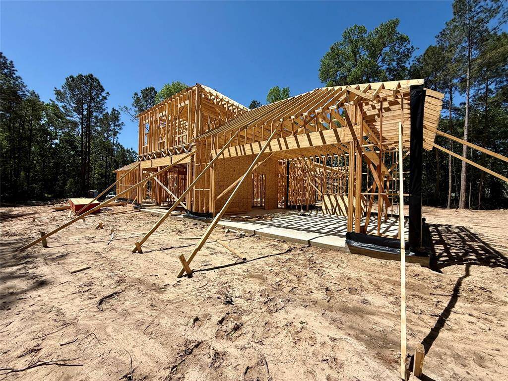 Right side of the home showing the 5 car garage.