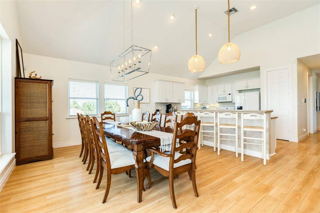 Seating for 15 in one space!