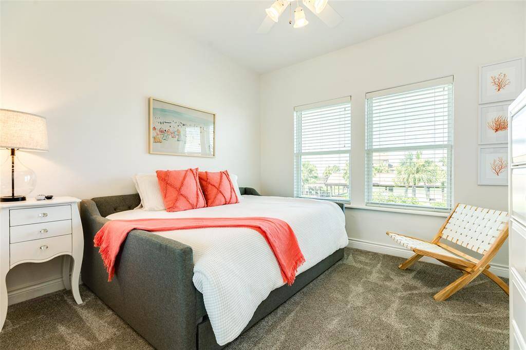 Guest room.
