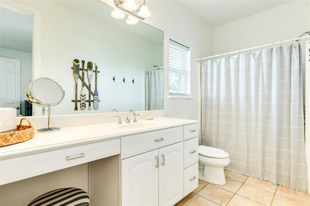 Guest primary bath