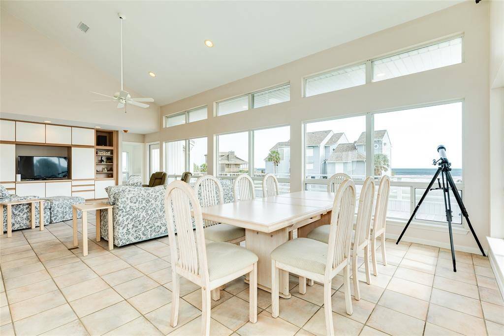 The dining room is large enough to accommodate a large table and offers perfect views while enjoying your meal.