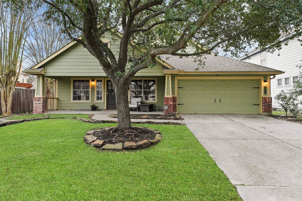 HUGE front patio welcoming you to this adorable home.