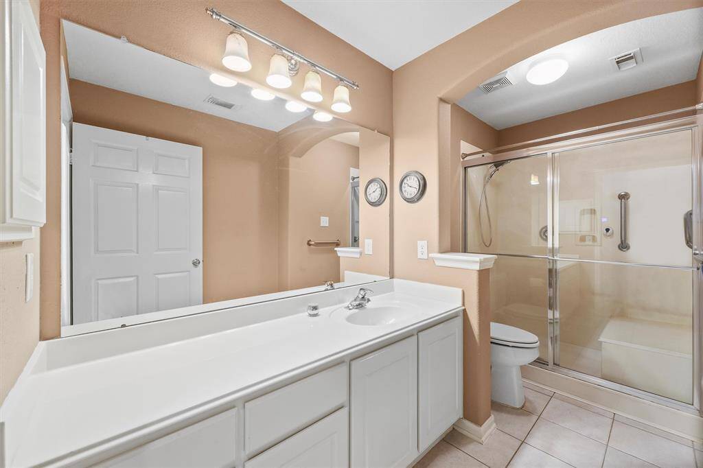 Shared secondary bathroom.