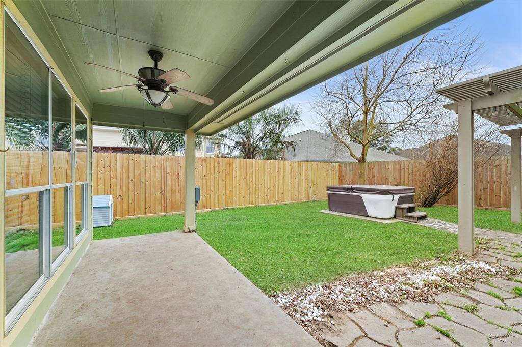 Great size covered patio for entertaining