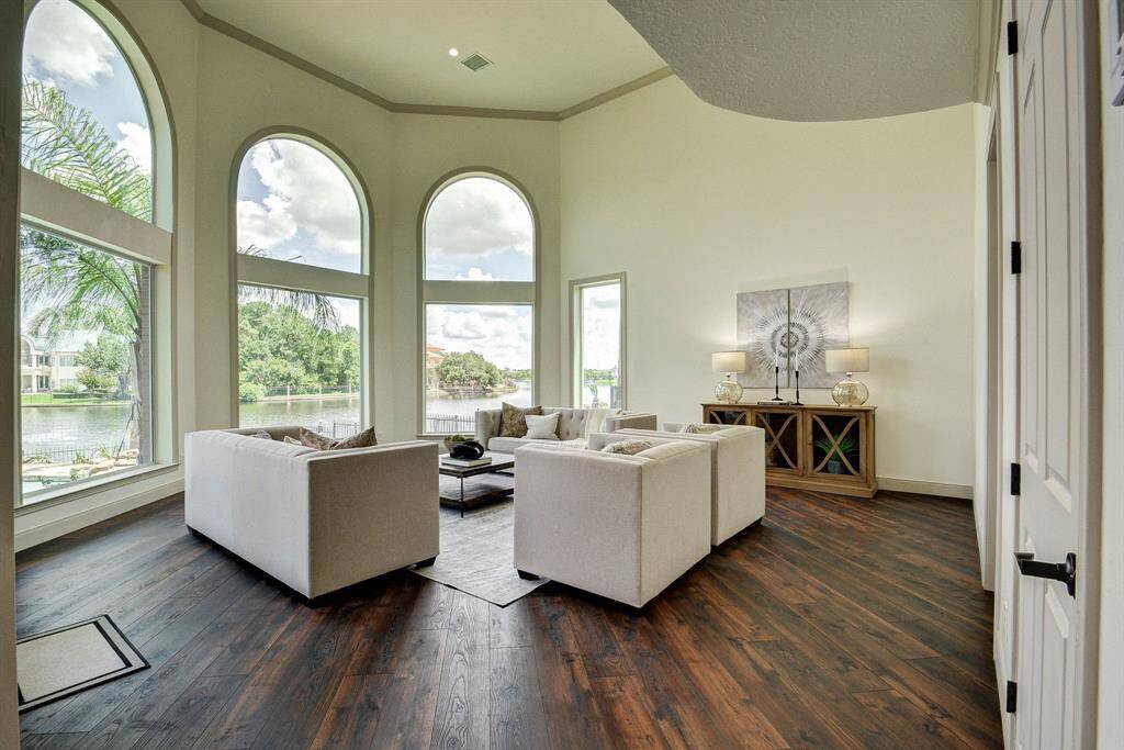 2-story Family room with  panoramic lake views