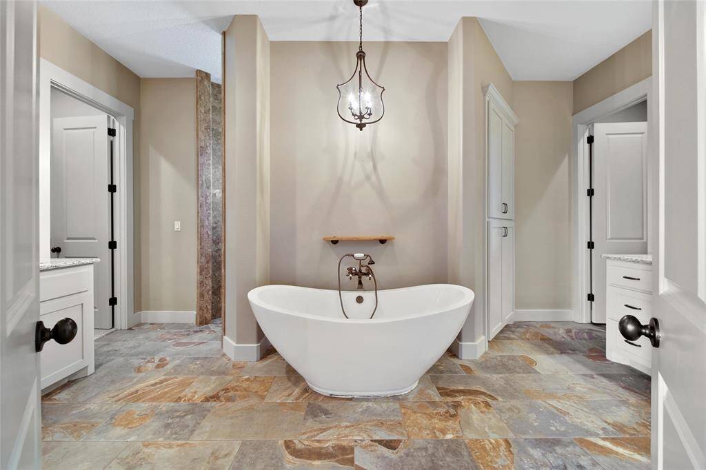 Need to relax? You can in your primary en-suite spa