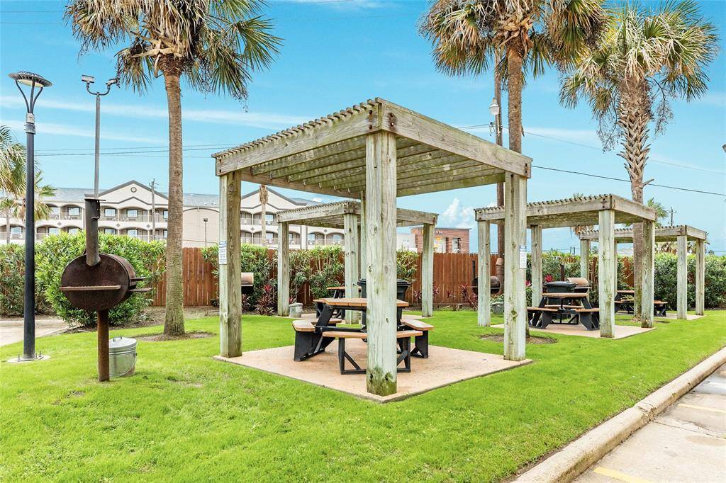 Common area for picnics and BBQs