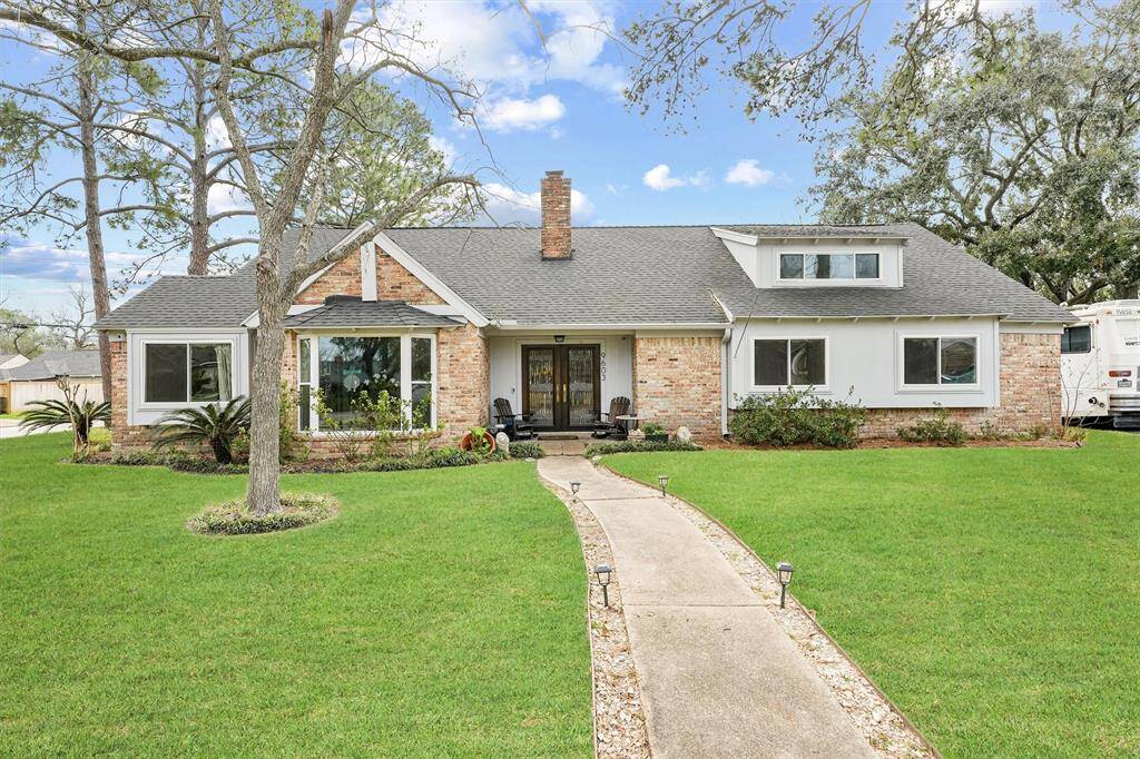 Gorgeous curb appeal! Corner lot.