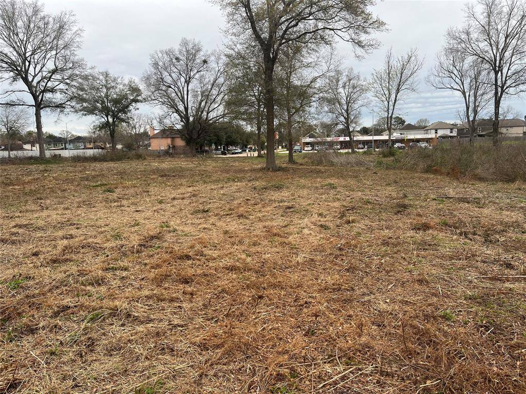 5 Lots on Prime Location