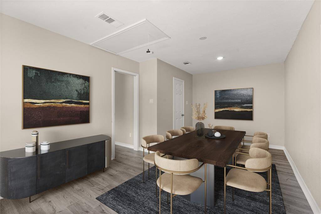 Make memories gathered around the table with your family and friends! This spaced is perfect for entertaining!