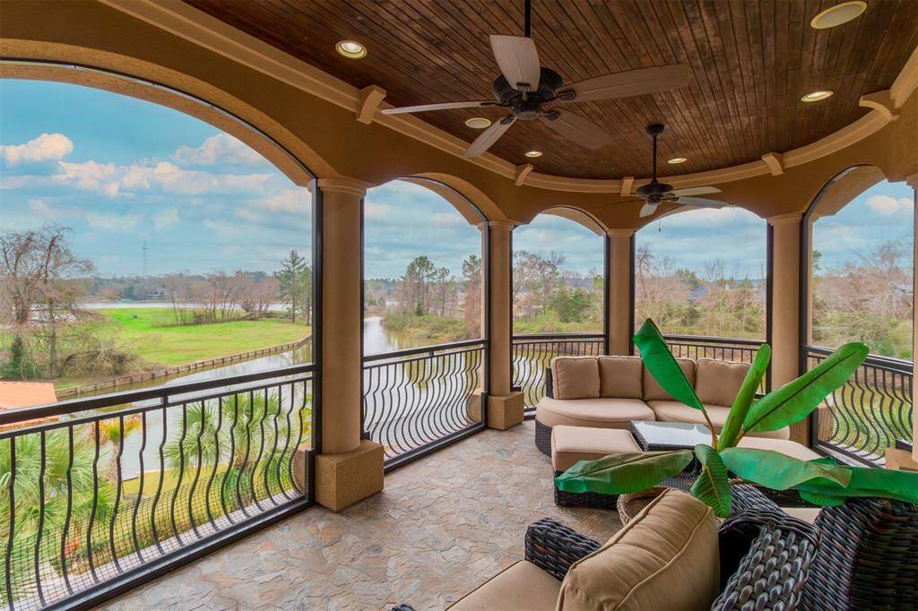 Upper balcony patio.