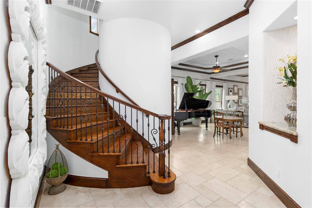 Gorgeous circular staircase.