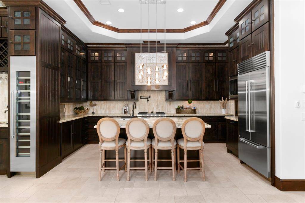 Large kitchen for entertaining.