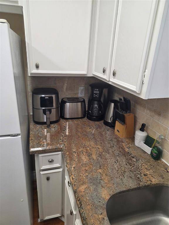 kitchen appliances - almost fully stocked